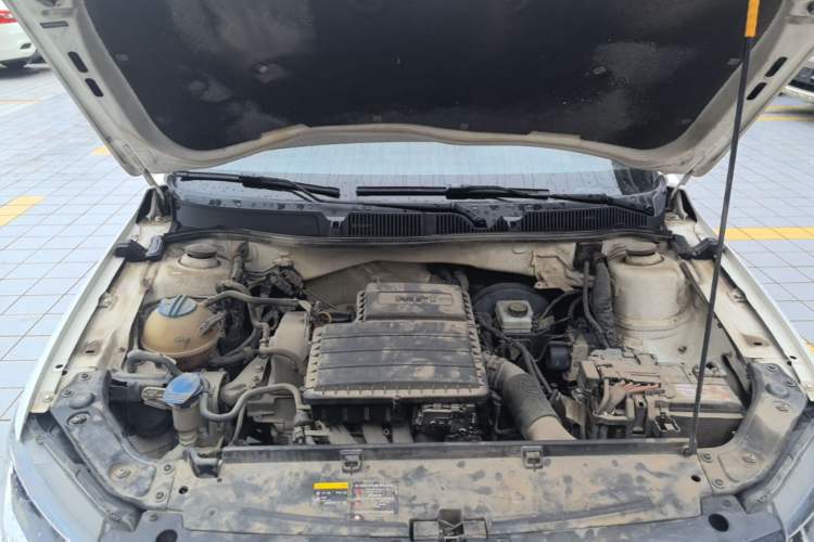 Used Volkswagen Lavida 2017 1.6L Automatic Fashion Edition Engine Bay