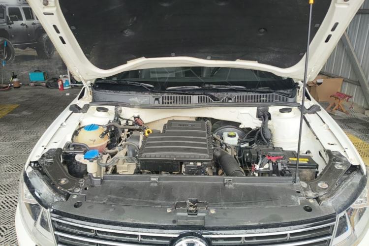 Used Volkswagen Lavida 2017 1.6L Manual Comfort Edition Engine Bay