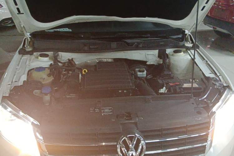 Used Volkswagen Lavida 2017 1.6L Automatic Comfort Edition Engine Bay