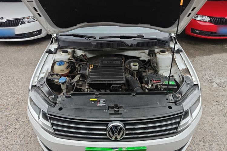 Used Volkswagen Lavida 2017 1.6L Manual Fashion Edition Engine Bay