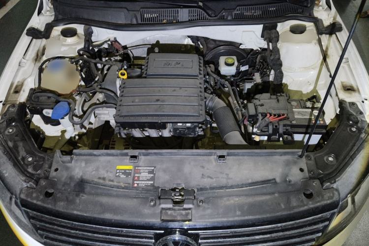 Used Volkswagen Lavida 2017 1.6L Automatic Fashion Edition Engine Bay