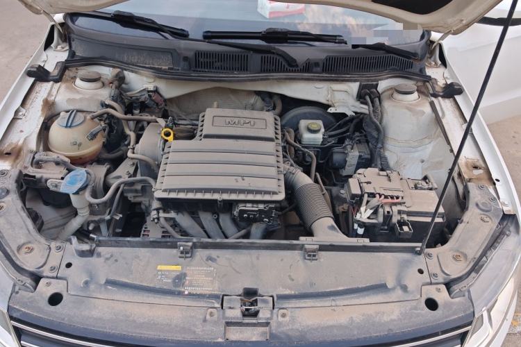 Used Volkswagen Lavida 2017 1.6L Manual Fashion Edition Engine Bay