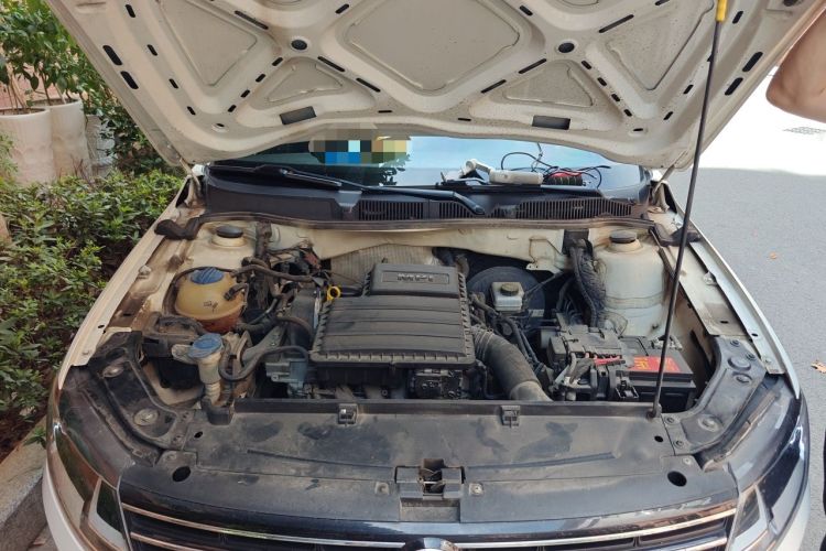 Used Volkswagen Lavida 2017 1.6L Automatic Fashion Edition Engine Bay