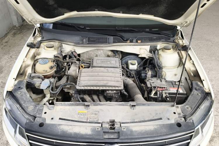 Used Volkswagen Lavida 2017 1.6L Automatic Comfort Edition Engine Bay