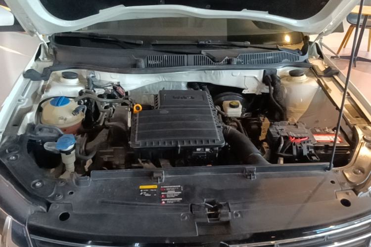 Used Volkswagen Lavida 2017 1.6L Automatic Comfort Edition Engine Bay