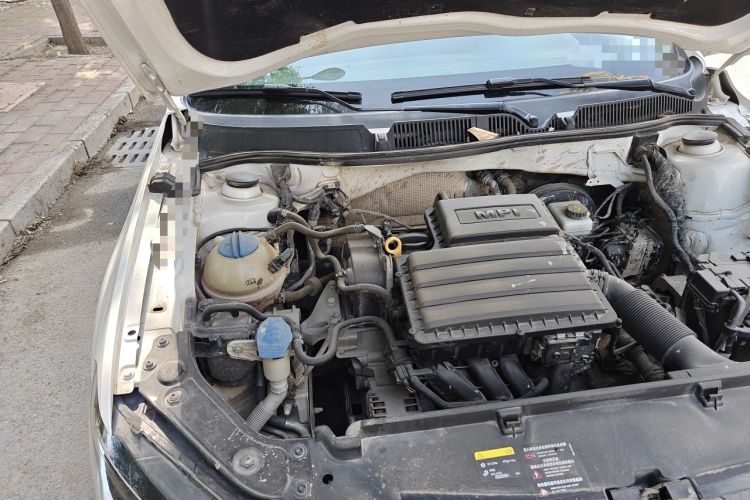 Used Volkswagen Lavida 2017 1.6L Automatic Fashion Edition Engine Bay Right