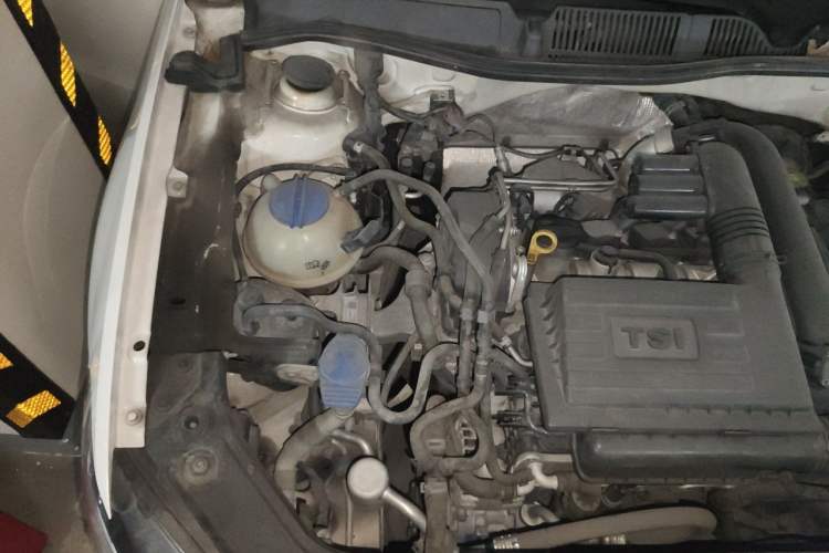 Used Volkswagen Lavida 2017 230TSI DSG Comfort Edition Engine Bay Right
