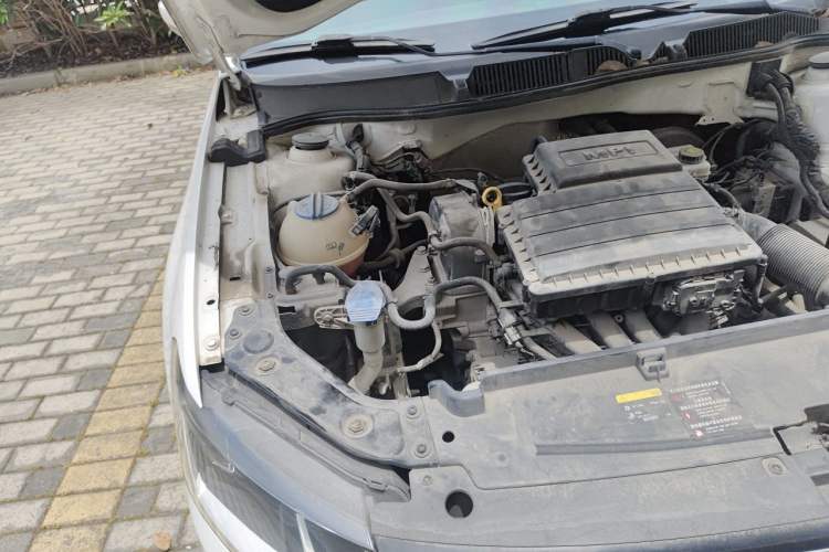 Used Volkswagen Lavida 2017 1.6L Automatic Comfort Edition Engine Bay Right