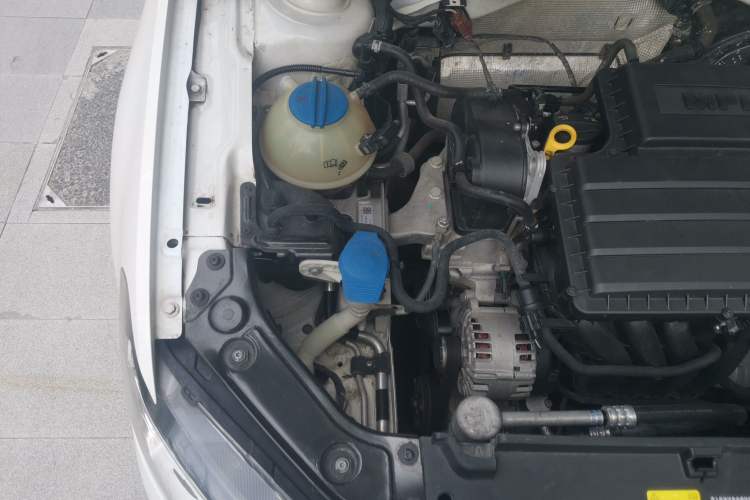 Used Volkswagen Lavida 2017 1.6L Automatic Fashion Edition Engine Bay Right