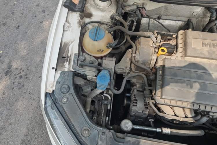 Used Volkswagen Lavida 2017 1.6L Manual Fashion Edition Engine Bay Right