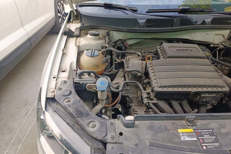 Used Volkswagen Lavida 2017 1.6L Automatic Comfort Edition Engine Bay Right
