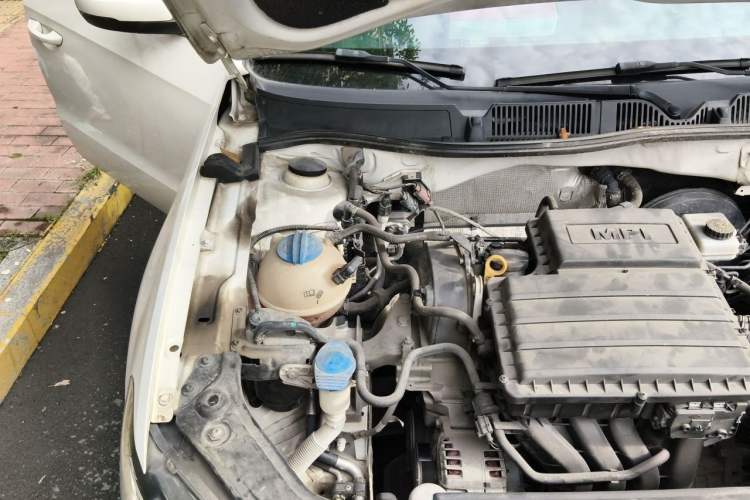 Used Volkswagen Lavida 2017 1.6L Automatic Comfort Edition Engine Bay Right