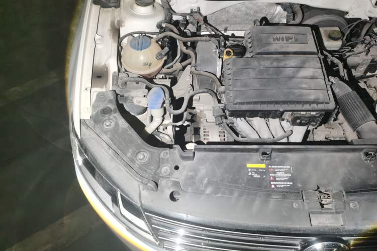 Used Volkswagen Lavida 2017 1.6L Automatic Fashion Edition Engine Bay Right