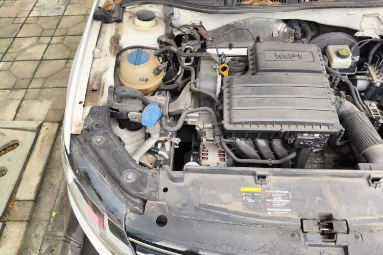 Used Volkswagen Lavida 2017 1.6L Automatic Fashion Edition Engine Bay Right