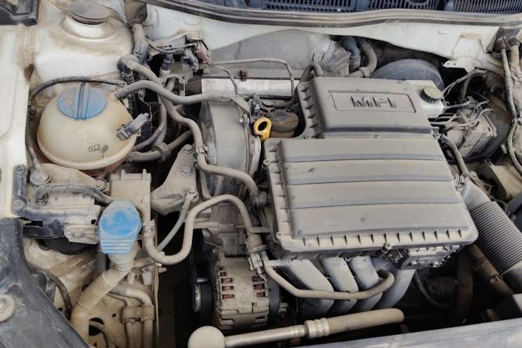 Used Volkswagen Lavida 2017 1.6L Automatic Fashion Edition Engine Bay Right