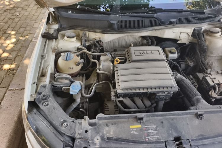 Used Volkswagen Lavida 2017 1.6L Automatic Fashion Edition Engine Bay Right