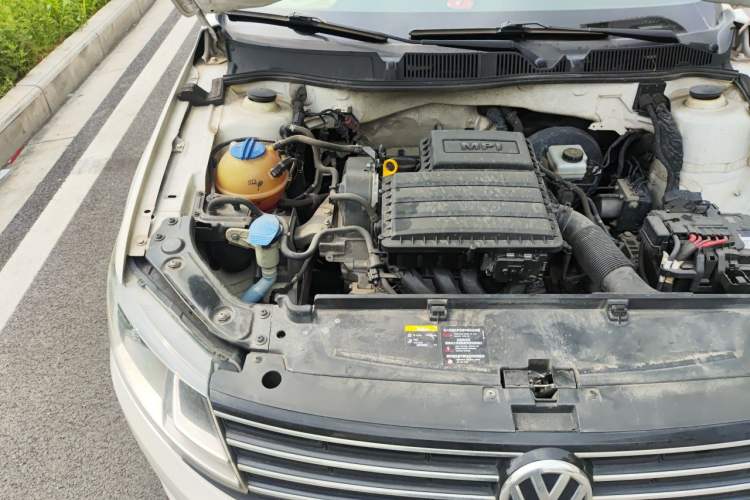 Used Volkswagen Lavida 2017 1.6L Automatic Fashion Edition Engine Bay Right