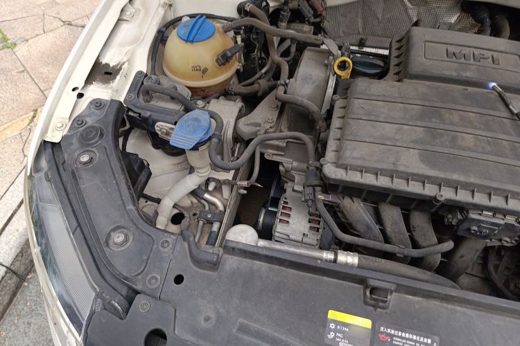 Used Volkswagen Lavida 2017 1.6L Automatic Fashion Edition Engine Bay Right