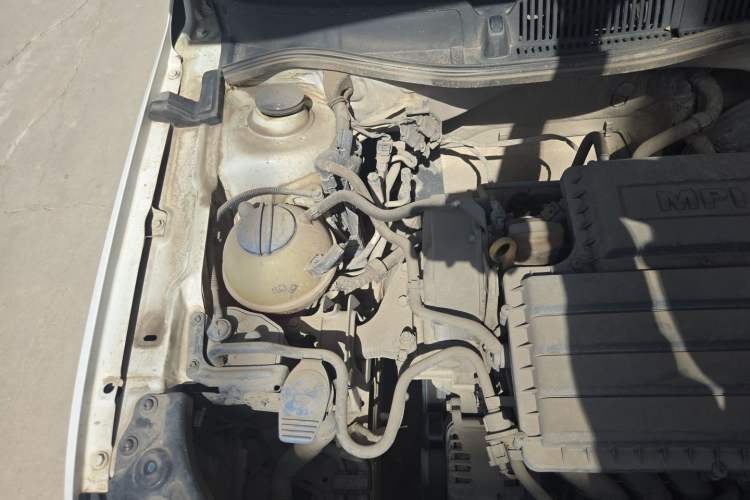 Used Volkswagen Lavida 2017 1.6L Automatic Fashion Edition Engine Bay Right