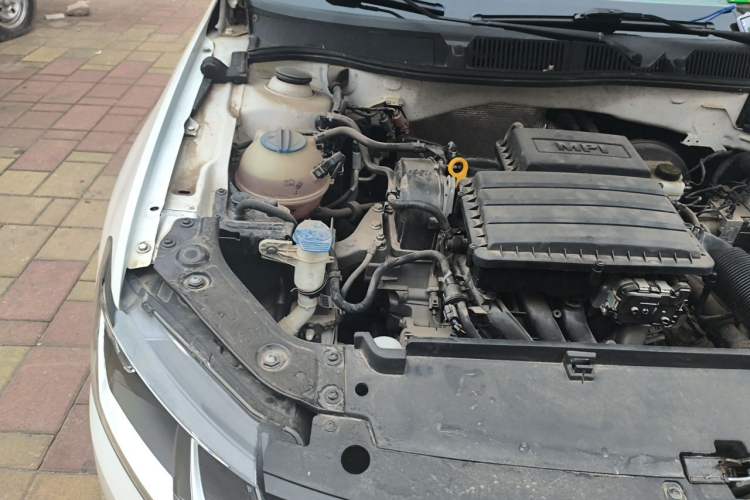 Used Volkswagen Lavida 2017 1.6L Automatic Comfort Edition Engine Bay Right