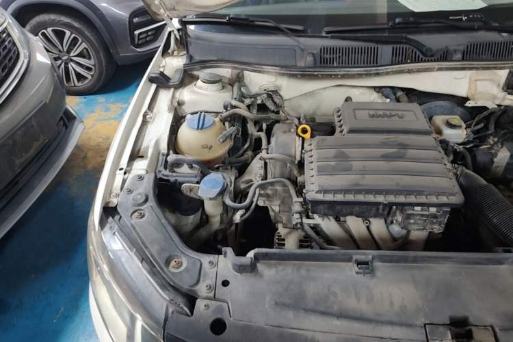 Used Volkswagen Lavida 2017 1.6L Manual Fashion Edition Engine Bay Right