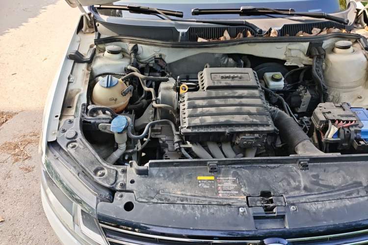 Used Volkswagen Lavida 2017 1.6L Automatic Comfort Edition Engine Bay Right