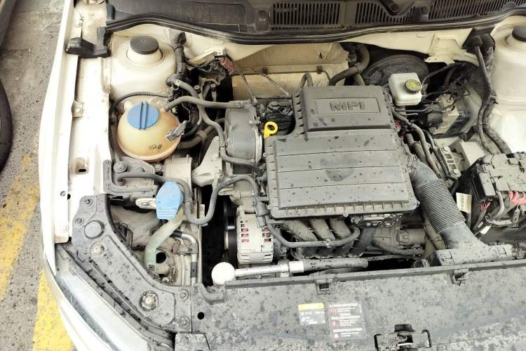 Used Volkswagen Lavida 2017 1.6L Automatic Comfort Edition Engine Bay Right