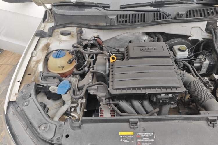 Used Volkswagen Lavida 2017 1.6L Automatic Comfort Edition Engine Bay Right