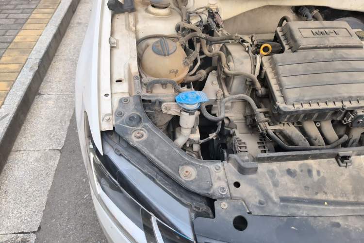 Used Volkswagen Lavida 2017 1.6L Automatic Comfort Edition Engine Bay Right