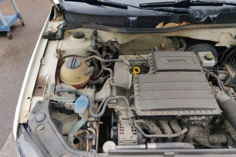 Used Volkswagen Lavida 2017 1.6L Automatic Fashion Edition Engine Bay Right