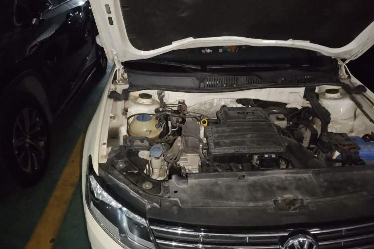 Used Volkswagen Lavida 2017 1.6L Automatic Comfort Edition Engine Bay Right