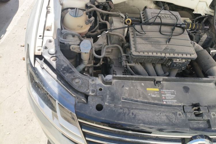Used Volkswagen Lavida 2017 1.6L Manual Fashion Edition Engine Bay Right