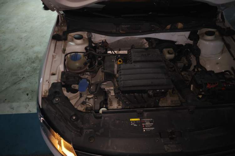 Used Volkswagen Lavida 2017 1.6L Automatic Comfort Edition Engine Bay Right