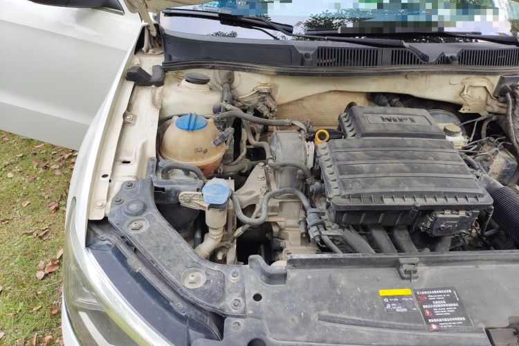 Used Volkswagen Lavida 2017 1.6L Automatic Comfort Edition Engine Bay Right