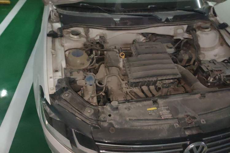 Used Volkswagen Lavida 2017 1.6L Automatic Comfort Edition Engine Bay Right