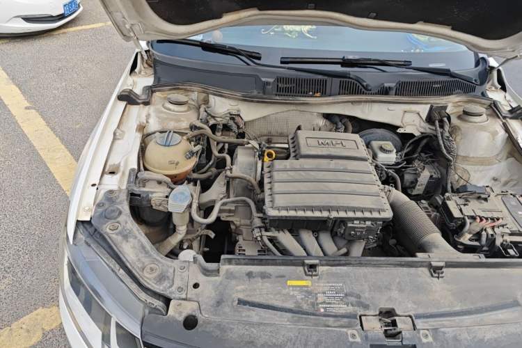 Used Volkswagen Lavida 2017 1.6L Manual Fashion Edition Engine Bay Right