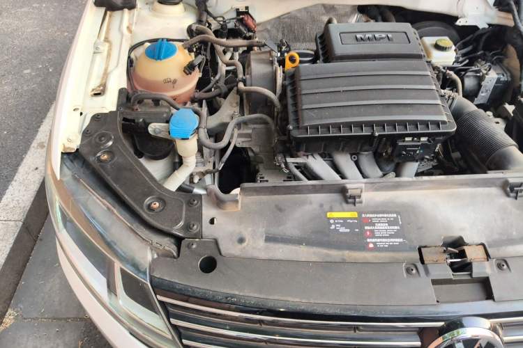 Used Volkswagen Lavida 2017 1.6L Manual Fashion Edition Engine Bay Right