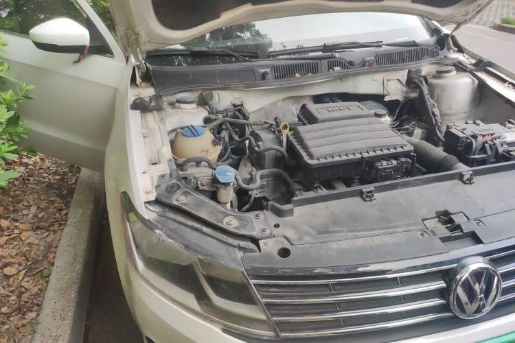 Used Volkswagen Lavida 2017 1.6L Automatic Comfort Edition Engine Bay Right