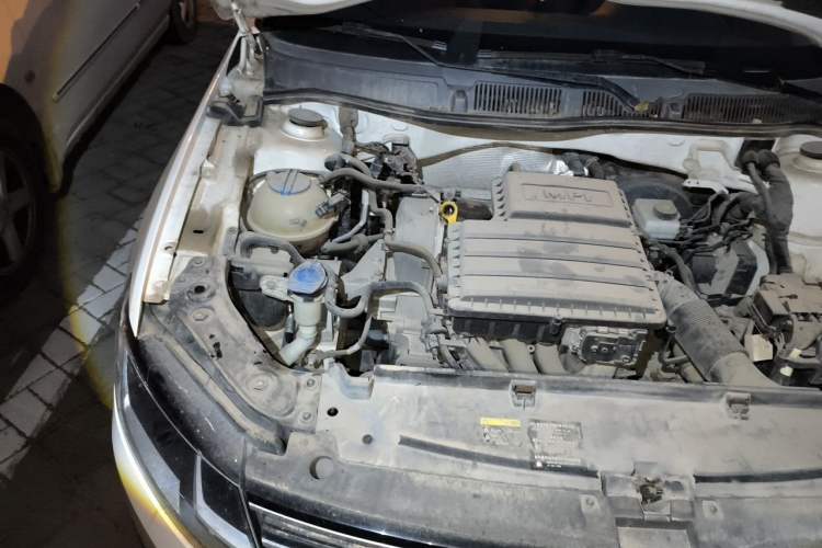 Used Volkswagen Lavida 2017 1.6L Automatic Fashion Edition Engine Bay Right