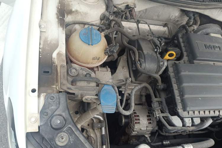 Used Volkswagen Lavida 2017 1.6L Automatic Comfort Edition Engine Bay Right