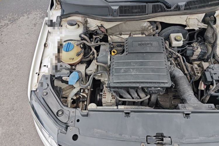 Used Volkswagen Lavida 2017 1.6L Automatic Comfort Edition Engine Bay Right