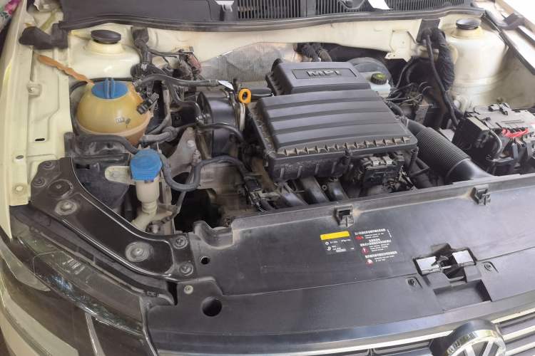 Used Volkswagen Lavida 2017 1.6L Automatic Fashion Edition Engine Bay Right