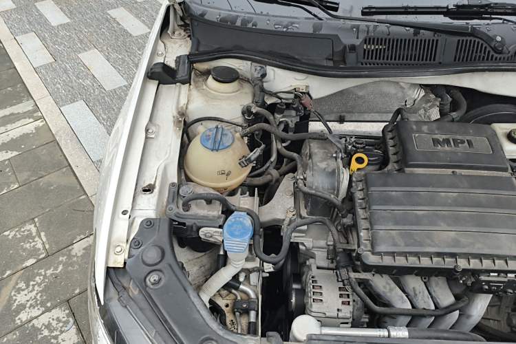 Used Volkswagen Lavida 2017 1.6L Automatic Fashion Edition Engine Bay Right