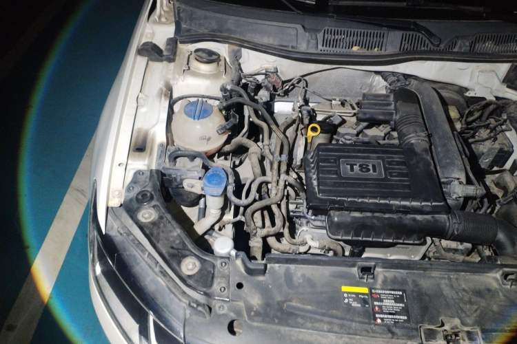 Used Volkswagen Lavida 2017 230TSI Manual Comfort Edition Engine Bay Right