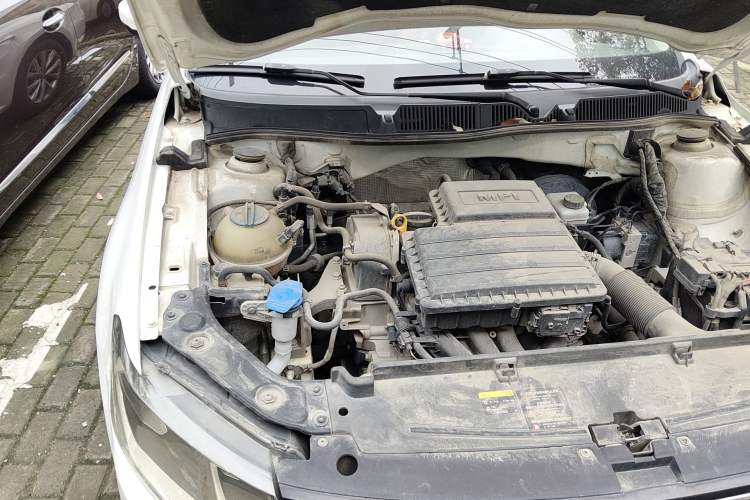 Used Volkswagen Lavida 2017 1.6L Automatic Comfort Edition Engine Bay Right