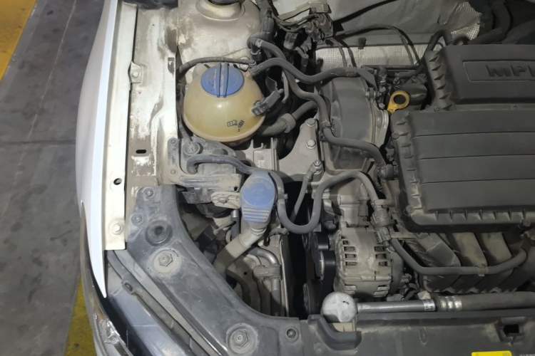 Used Volkswagen Lavida 2017 1.6L Automatic Comfort Edition Engine Bay Right