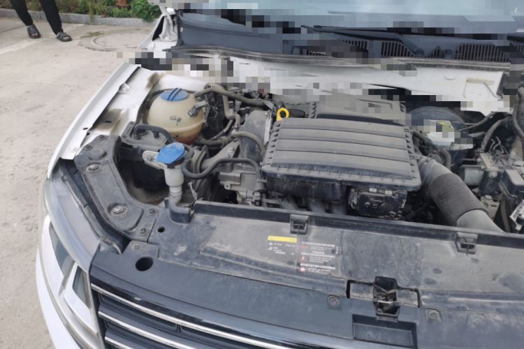 Used Volkswagen Lavida 2017 1.6L Manual Fashion Edition Engine Bay Right