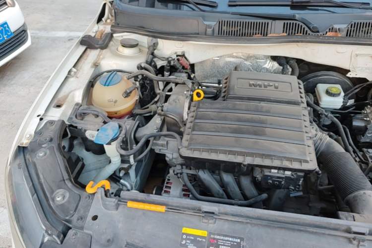 Used Volkswagen Lavida 2017 1.6L Automatic Comfort Edition Engine Bay Right