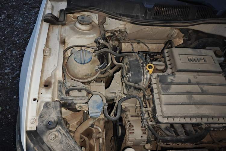 Used Volkswagen Lavida 2017 1.6L Automatic Fashion Edition Engine Bay Right