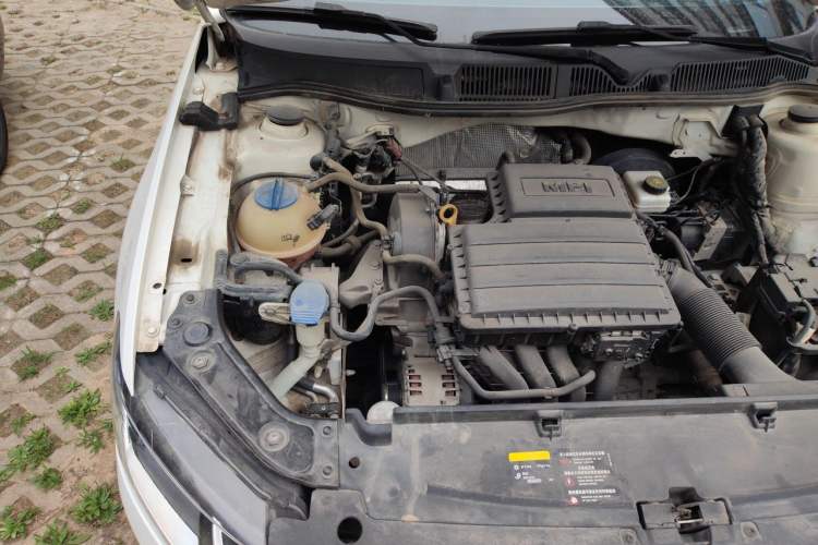 Used Volkswagen Lavida 2017 1.6L Automatic Comfort Edition Engine Bay Right
